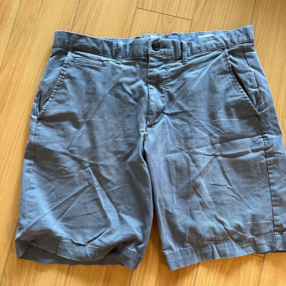Gap Shorts in grey